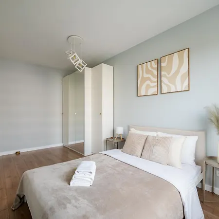 Apartment Wola Obozowa Spacious By Bookinghost Warsaw