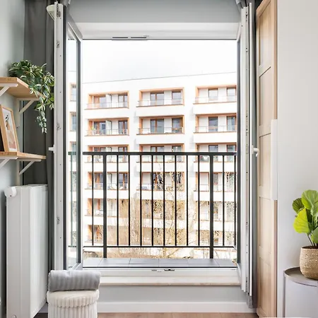 Wola Obozowa Spacious By Bookinghost Apartment