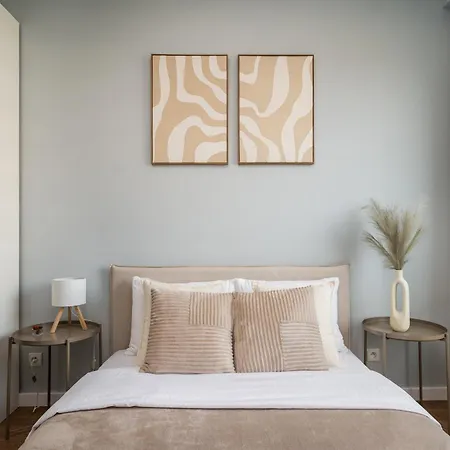דירה Wola Obozowa Spacious By Bookinghost ורשה